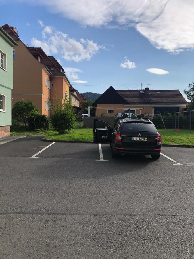 Ferienwohnung 60Er Jahre Design Apartment - 65Qm Fewo Im Zittauer Gebirge - Familienfreundliche Unterkunft Am Bergfuss Zum Toepfer Olbersdorf Bagian luar foto